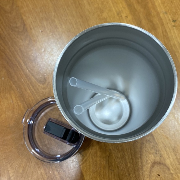 NWT.  Hydra peak, 25oz., stainless steel tumbler with straw/lid. - Picture 6 of 11